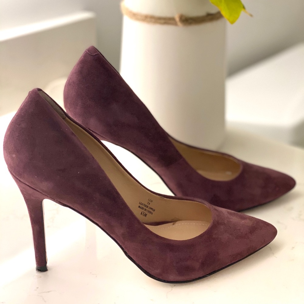 Suede Pump Size 6 1/2
